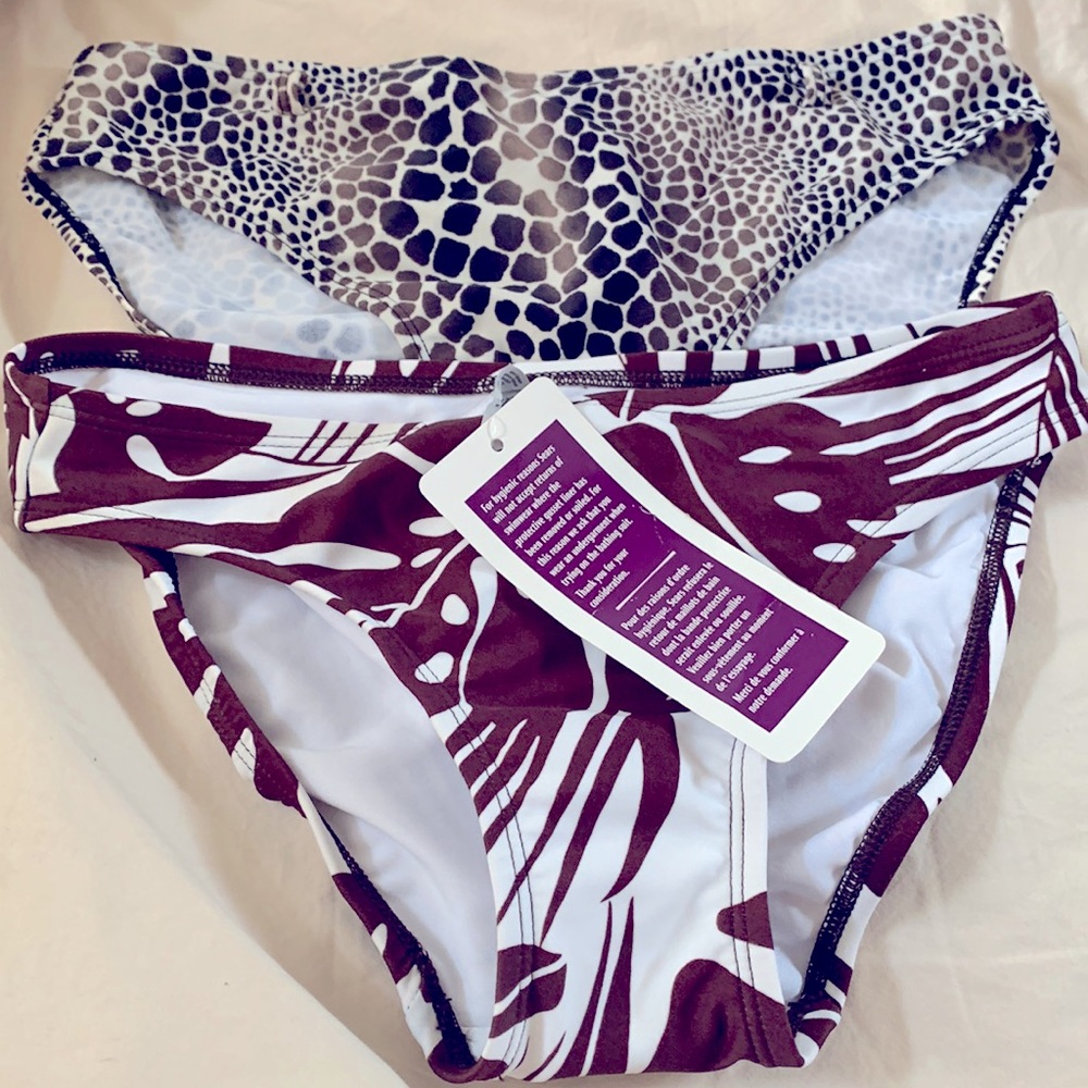 2 Bikini Bottoms